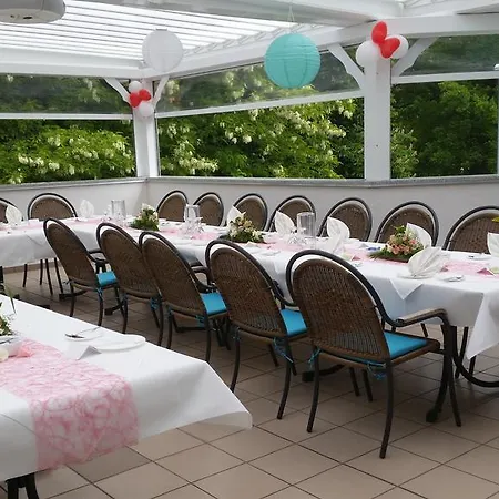 Hotel Hotel&restaurant Park Cafe Isa 3*