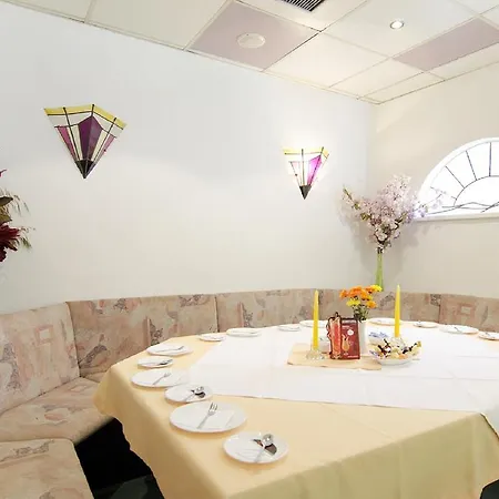Hotel&restaurant Park Cafe Isa Hotel 3*