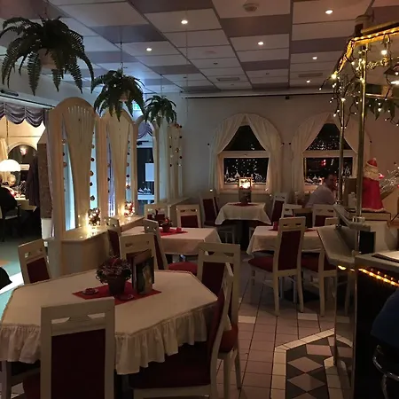 Hotel Hotel&restaurant Park Cafe Isa 3*